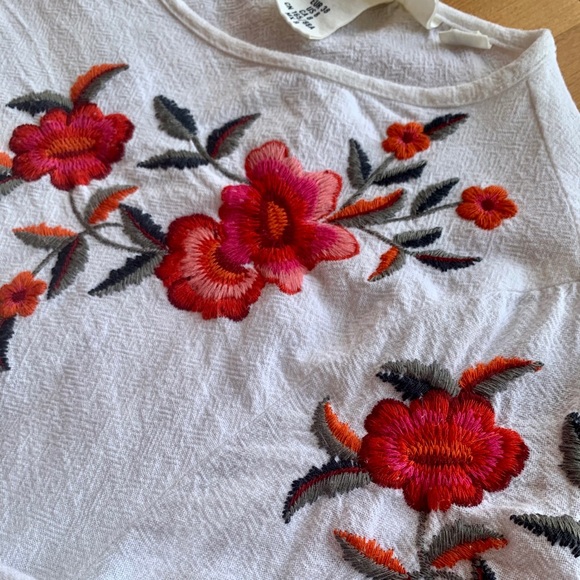 Embroidered H&M Blouse - Picture 4 of 11